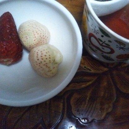 みかん果汁入りの紅茶＆苺で、ビタミンＣ補給しました♪
素敵な週末を〜(*˘︶˘*).｡.:*♡